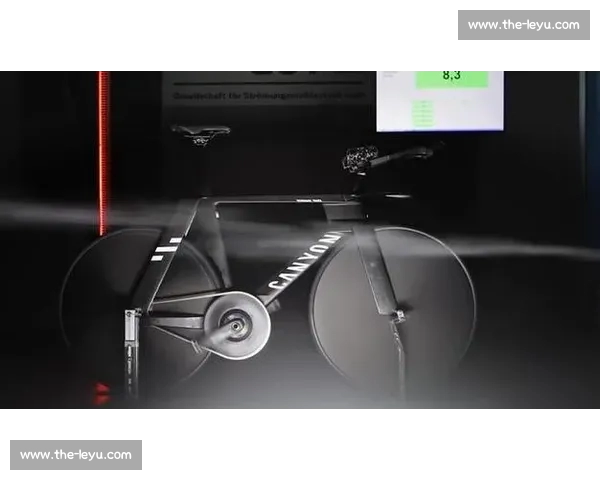 耐克重返职业车坛，携手维斯马车队开启环法新征程