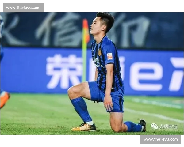 缝八针仍头球破门！黄紫昌带伤血战成铁汉