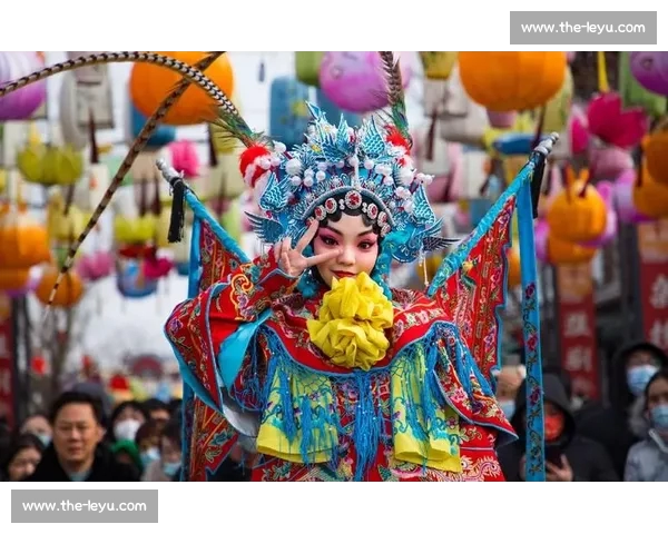 非遗助威苏超：淮剧歌舞杂技燃爆盐城中场